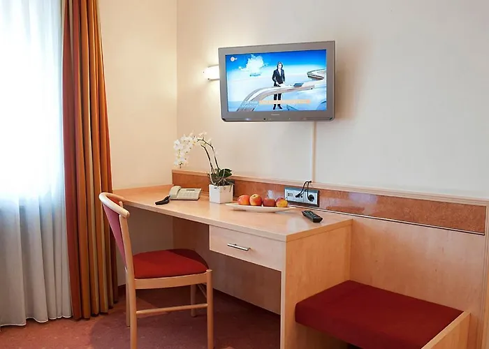 舒马赫加尼酒店 2*